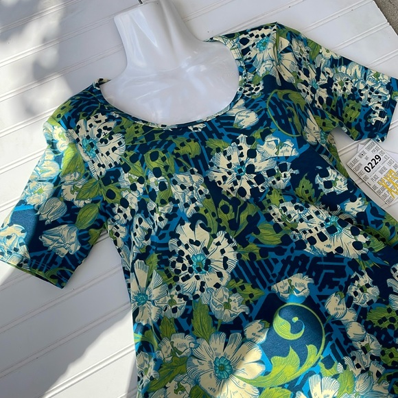 LulaRoe Floral & Leaf  Printed Perfect T High Low Top-#0229 - Picture 9 of 12